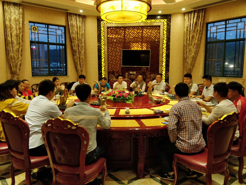 齊心協(xié)力，為公司的未來再創(chuàng)輝煌！